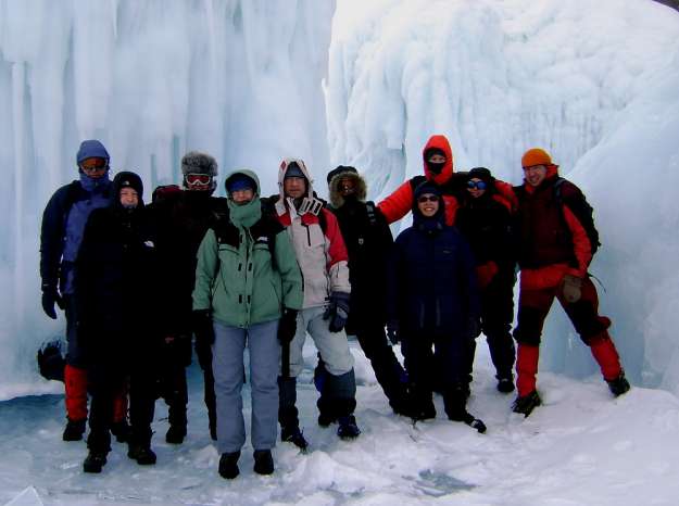 Группа во льдах Ольхона.
