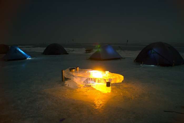 Лагерь на льду Байкала.